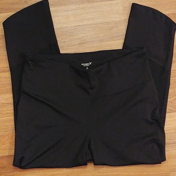 Old Navy Pants - Old Navy Capri Leggings